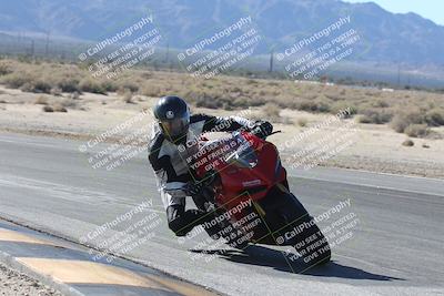 media/Dec-01-2025-Moto Forza (Mon) [[2daa91e15f]]/3-Beginner Group/Session 3 (Turn 16 Inside)/